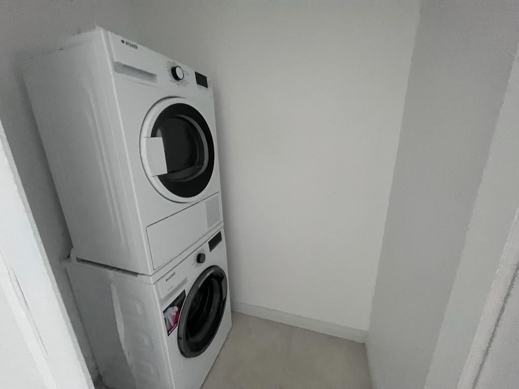 037c5b98-6caa-4cfa-9133-7d23b600d956.jpg